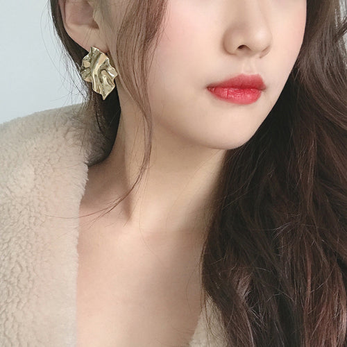 European and American style royal sister fan trend irregular art sense design street shot tide female earrings personalized earrings