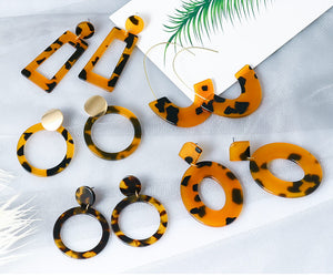 VCORM New Korean Big Acrylic Drop Earrings for Women 2019 Jewelry Fashion Resin Leopard Dangle Earrings Bohemian Preferred Gift.