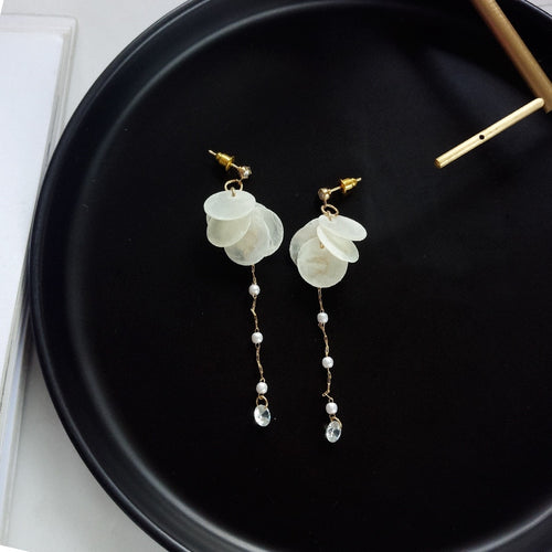 new design Long fringe natural shell earrings Korean pearl earrings Statement earings for girls women gifts