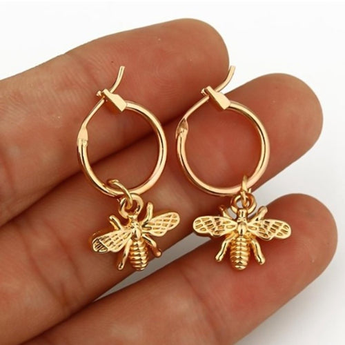 1 Pair Chic Gold Color Small Bee Pendant Earrings For Women Cute Stereoscopic Insect Earrings Fashion Jewelry Gift